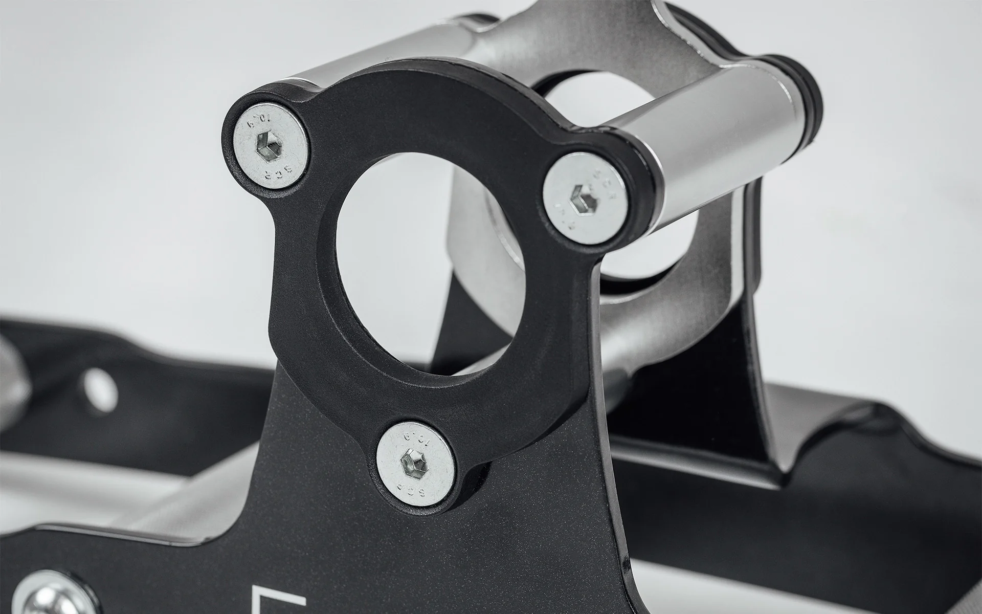 REP® x Kleva Built® Atlas™ Multi-Grip Cable and Landmine Attachment - Image 4