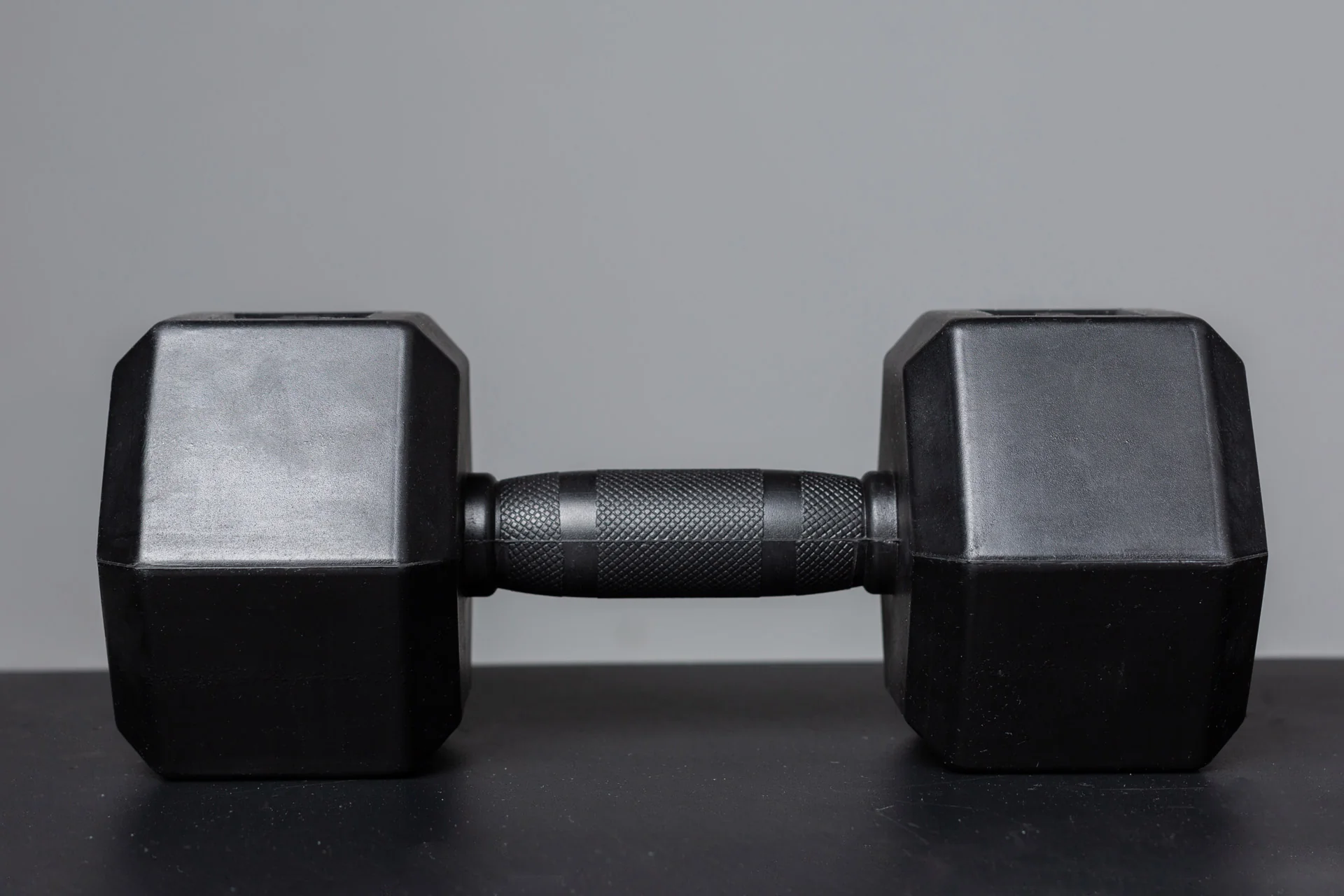 Rubber Coated Dumbbells 2.0 - Image 2